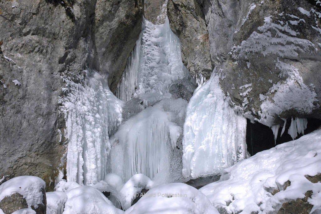 Myrafälle Wintersperre